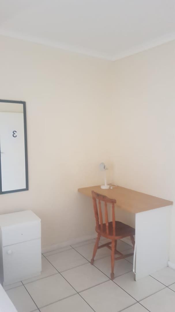 To Let 1 Bedroom Property for Rent in Summerstrand Eastern Cape